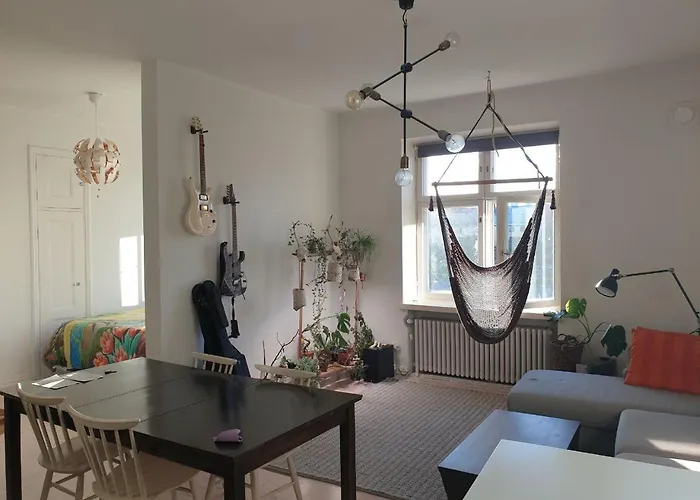 Top Floor Spacious Real Home In Heart Of Kallio Ελσίνκι